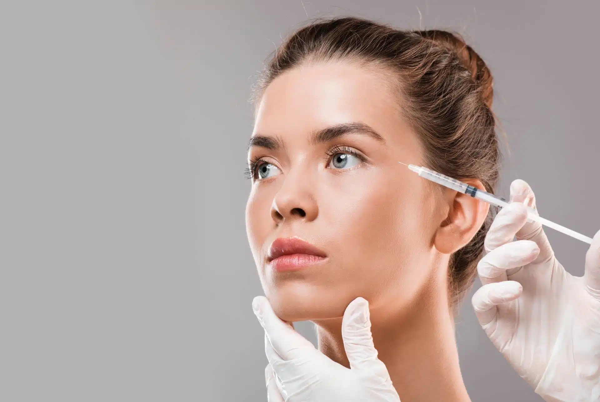 Aplicação de Toxina Botulínica (Botox) no rosto